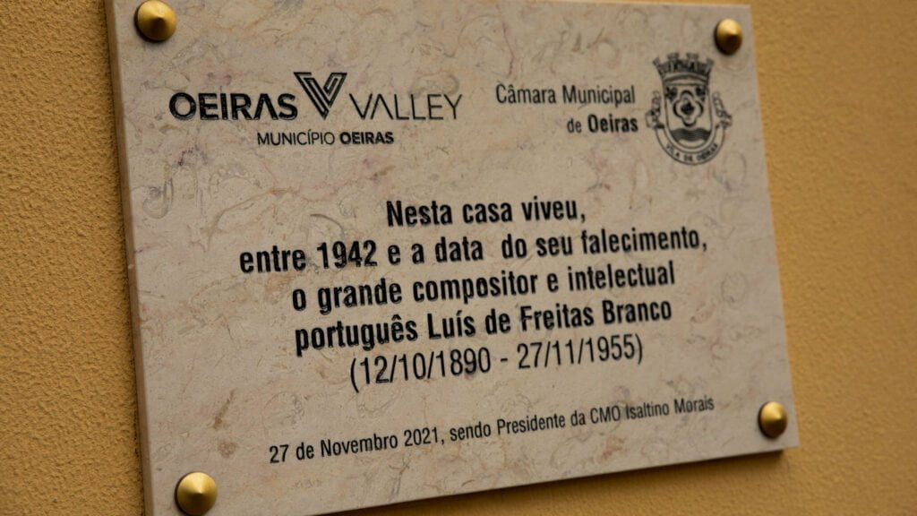 lápide Luís de Freitas Branco