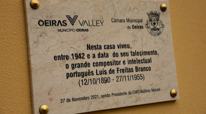 lápide Luís de Freitas Branco
