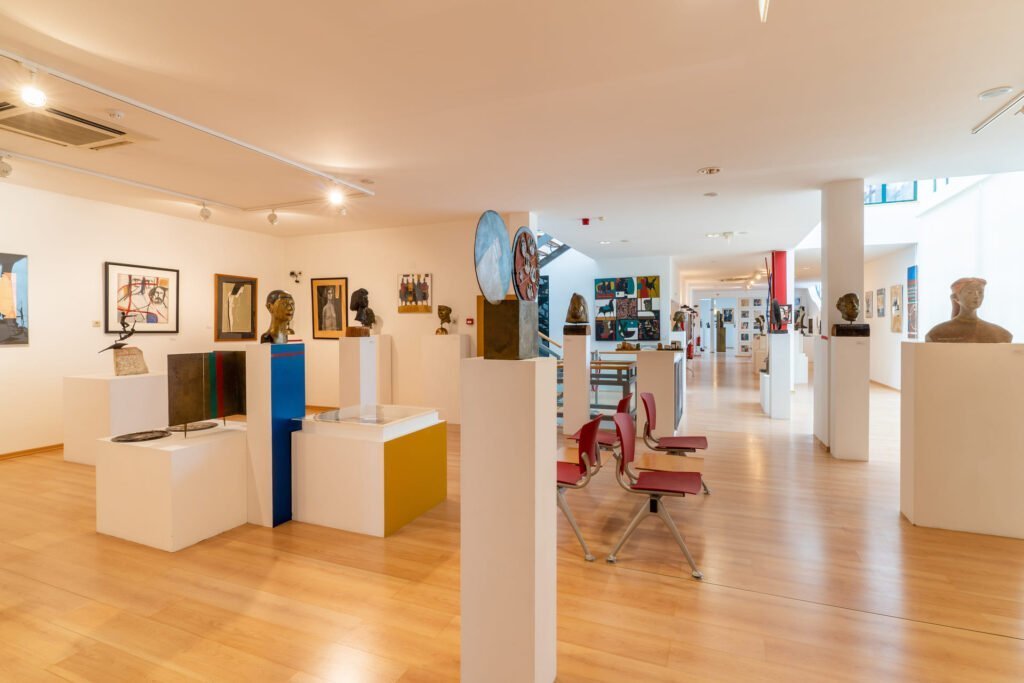 sala principal do museu Martins Correia na Golegã